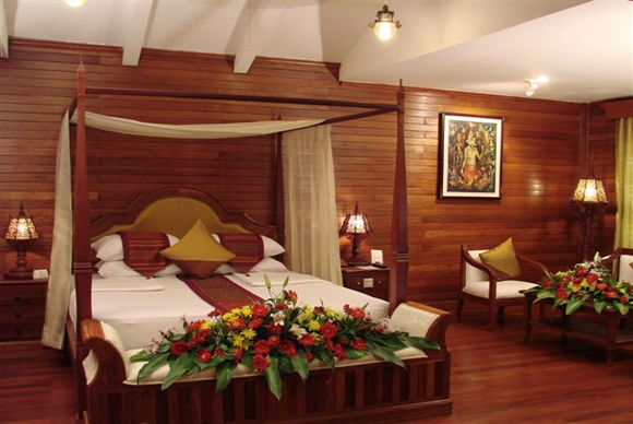  Romantic honeymoon suite designs 2014